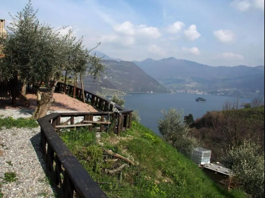 Balcone Sul Lago Tavernola Bergamasca 0*,  Włochy